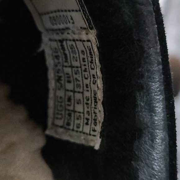 UGG LEATHER SHEEPSKIN STUDDED HEEL CLOGS - Picture 10 of 12